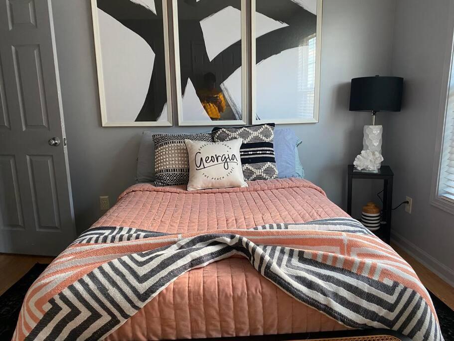 Entire Downtown Atl! Walk To Gwcc And More! Atlanta